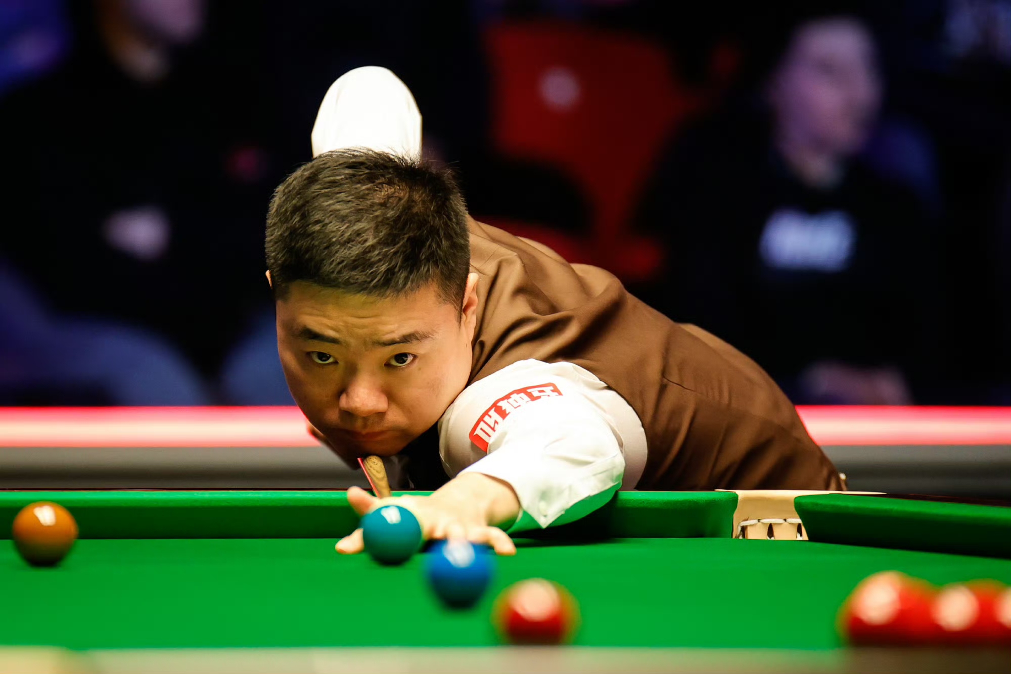 饰场上服用 饰场上服用